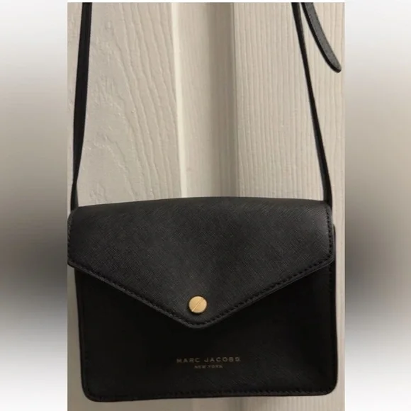 Marc Jacobs New York Black Saffiano Leather Gold Logo 7” Envelope Crossbody Bag - Picture 9 of 9